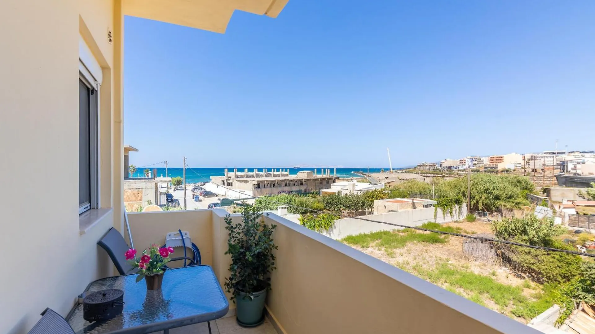 Apartment Studio On The Closest Beach To The City! Amoudara  Greece