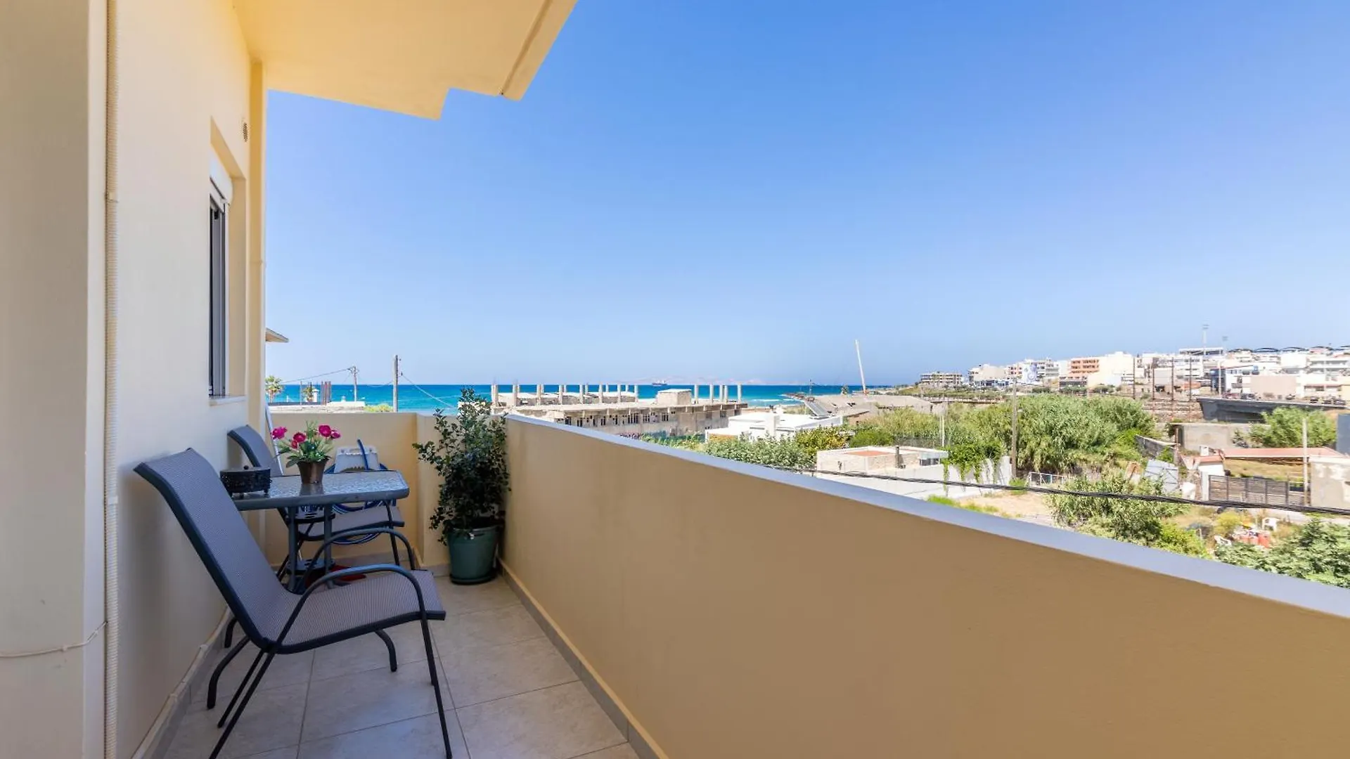 Apartment Studio On The Closest Beach To The City! Amoudara  Greece